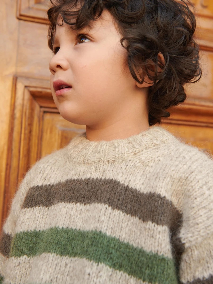 2408 Nr. 9 Adam Sweater Junior 2408 Nr. 9 Adam Sweater Junior