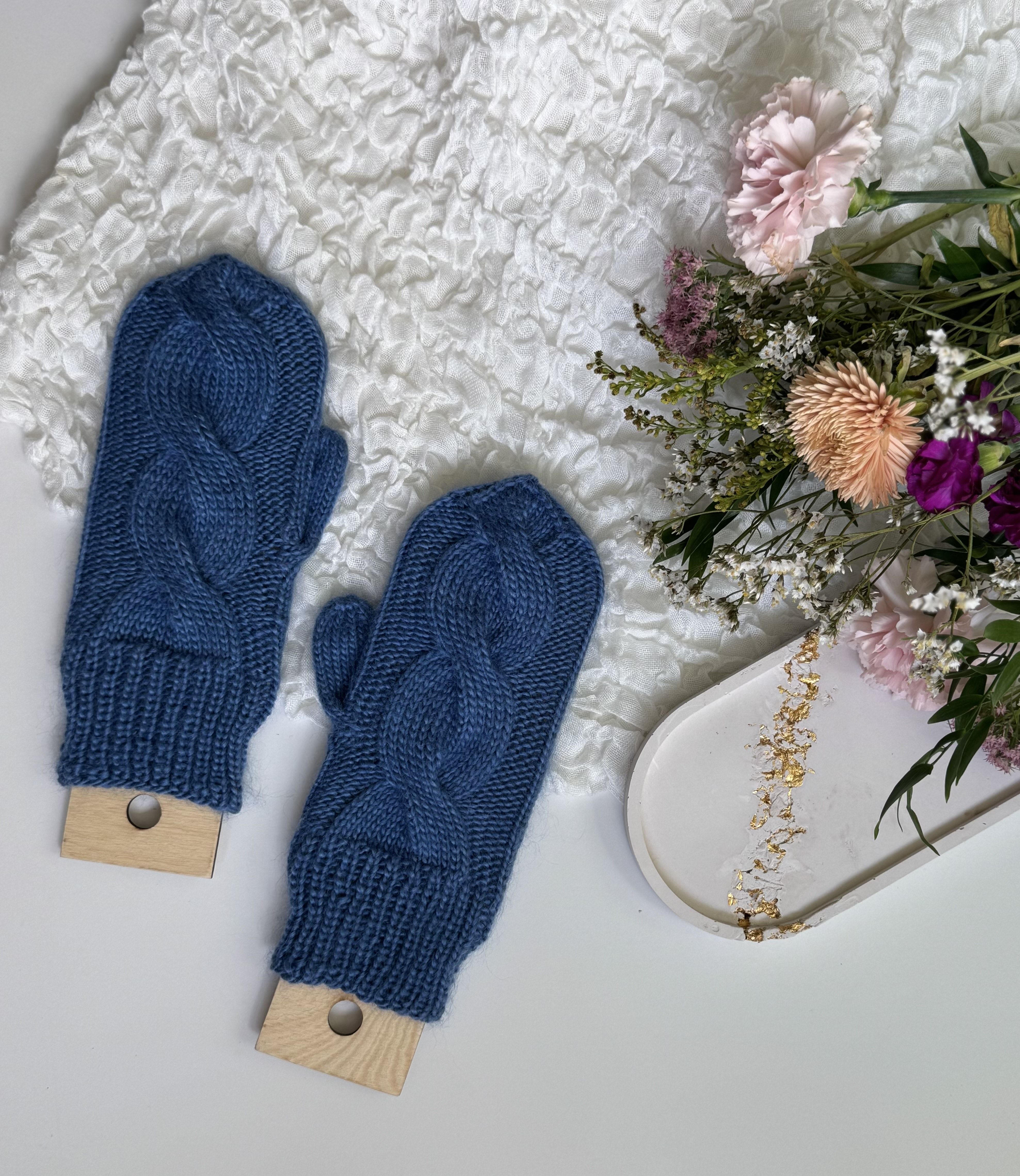 Oh My Cable Mittens